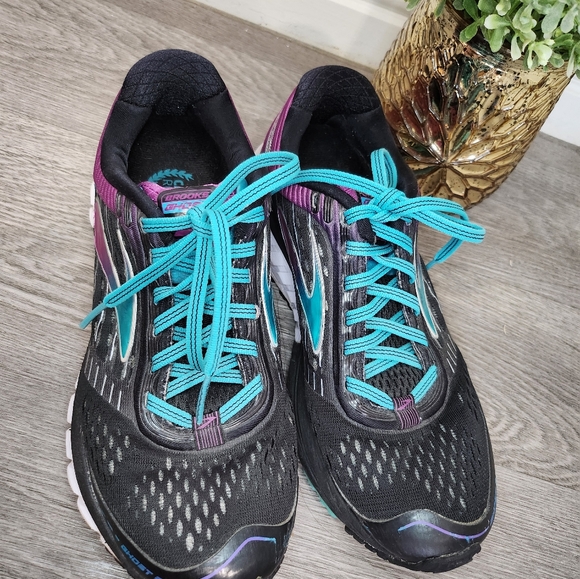 Brooks womens sneakers size 7.5 - Picture 2 of 8